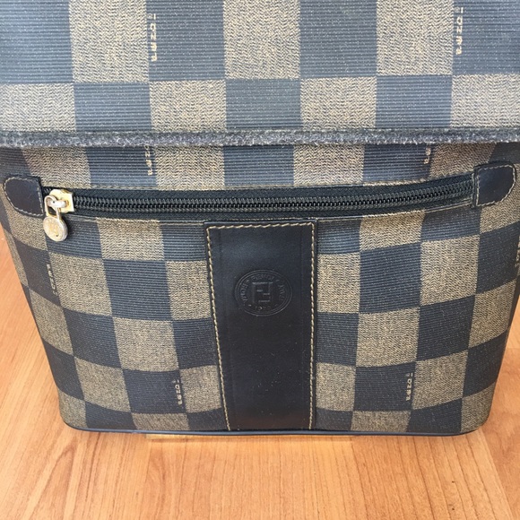 SOLD! Vintage Fendi checkerboard crossbody bag - Picture 2 of 14